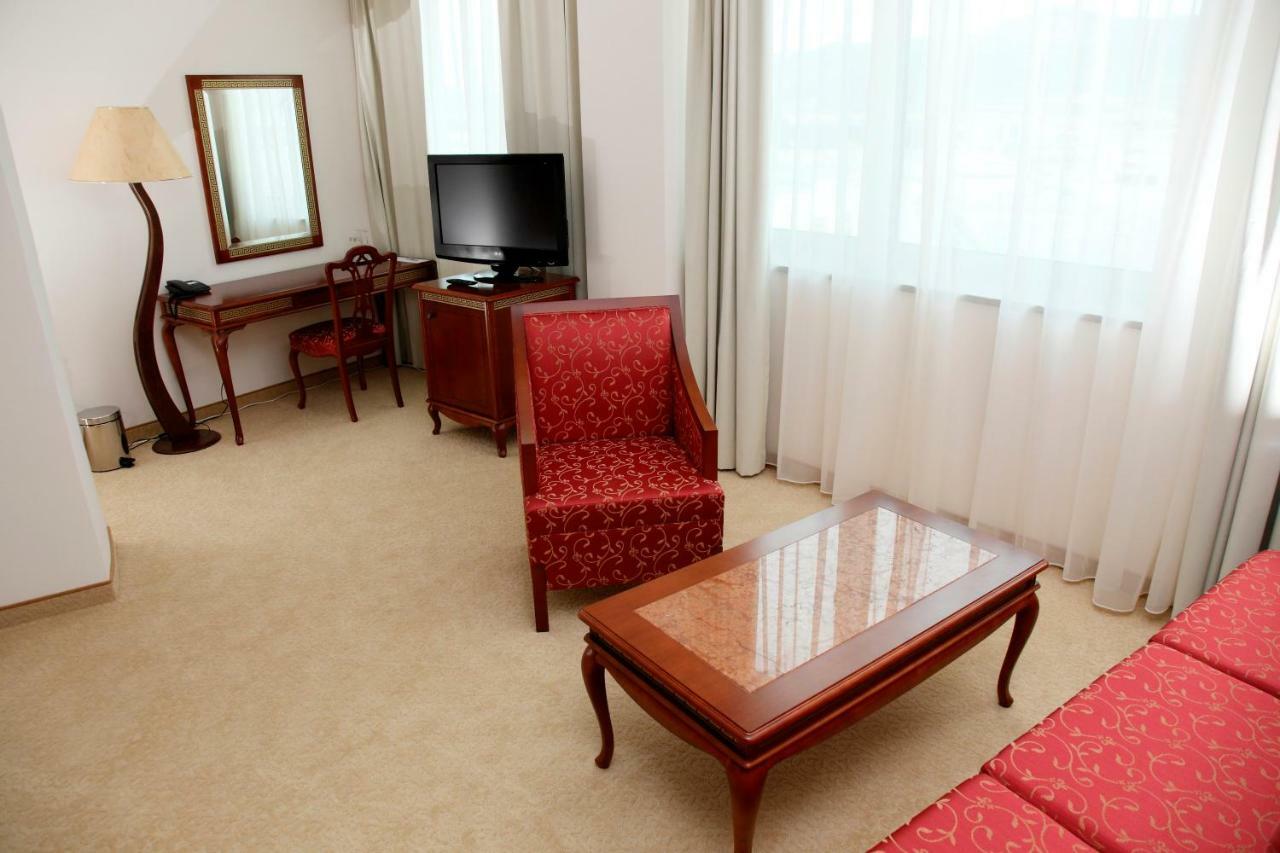Hotel Katarina Dugopolje Buitenkant foto